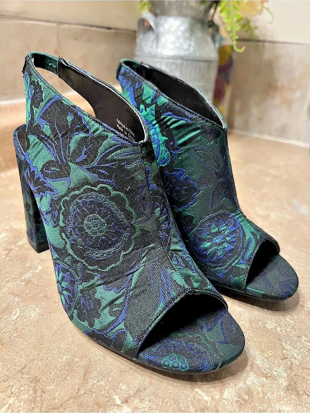 Black Suede Studio Floral Peep Toe Blue & Green US 6